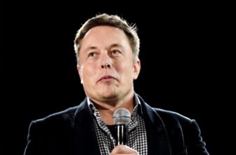 Elon Musk’s Dad and mom Do not Need Him to Struggle Mark Zuckerberg