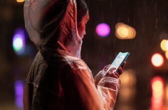 iPhone SE 4 Allegedly Pushed To 2025 Due To Apple’s Customized 5G Modems