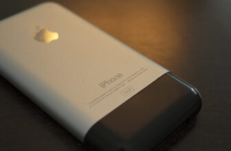 The Hovering Worth Of Classic iPhones: 1st Gen 4GB Mannequin Bought By $190K