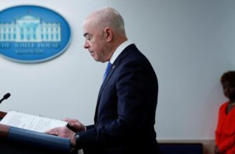 Decide blocks federal officers from contacting tech firms