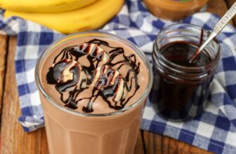 Chocolate Peanut Butter Smoothie – Barefeet within the Kitchen