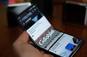 Motorola Razr (2023) evaluation: A midrange foldable that underwhelms