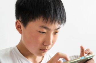 China considers limiting children’ smartphone time to 2 hours per day