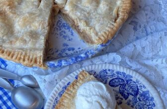 SOUTHERN APPLE PIE – The Southern Girl Cooks