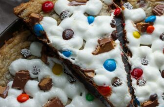 Cookie Pizza – Cookies and Cups