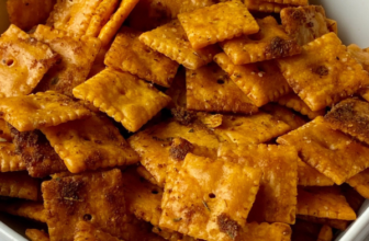 CAJUN CHEESE CRACKERS – The Southern Girl Cooks