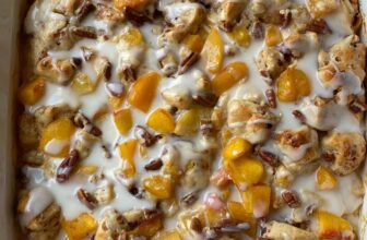 CINNAMON ROLL PEACH COBBLER – The Southern Woman Cooks