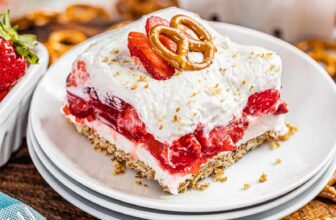 Grandma’s Strawberry Pretzel Salad – The Keep At House Chef