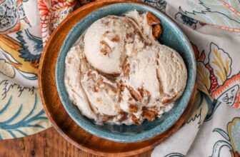 Oatmeal Cream Pie Ice Cream