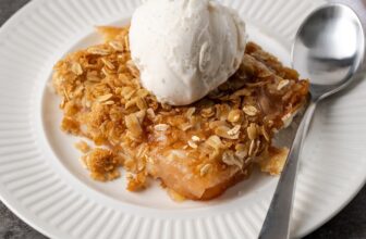 Apple Dump Cake | Cookies and Cups