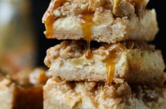 Caramel Apple Cheesecake Bars | Cookies and Cups