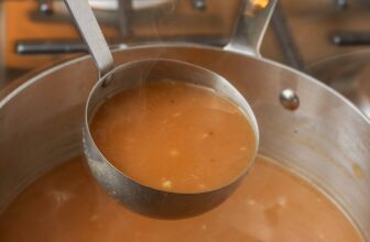 Good Brown Gravy (made with out meat drippings)