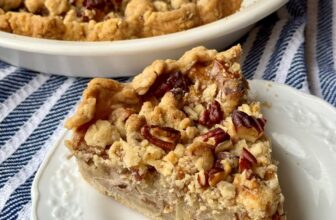 SOUR CREAM APPLE PIE – The Southern Girl Cooks